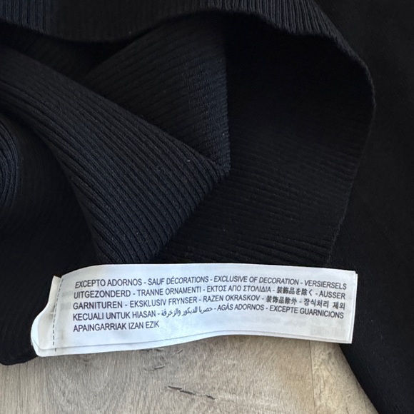 Zara Black Top with Cream Lace Bib Collar bow - Picture 9 of 10